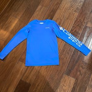 Youth boys size medium blue long sleeve Columbia fishing shirt.